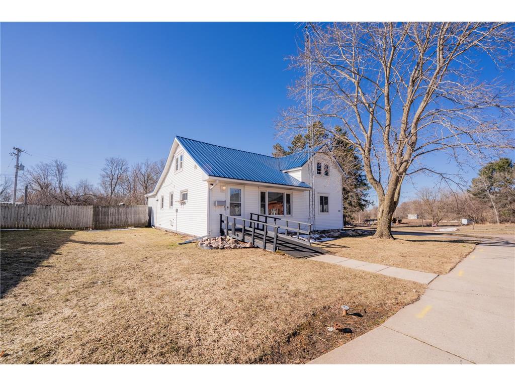 121 W Oak Street Stanley WI 54768 7041176 image46