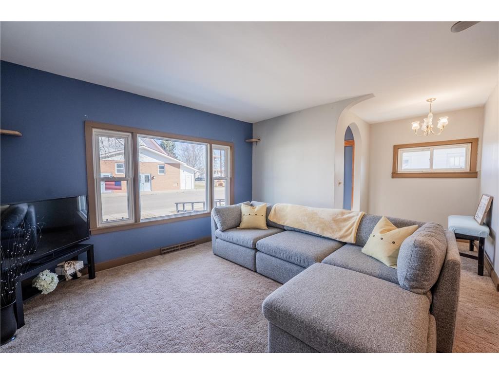 121 W Oak Street Stanley WI 54768 7041176 image6