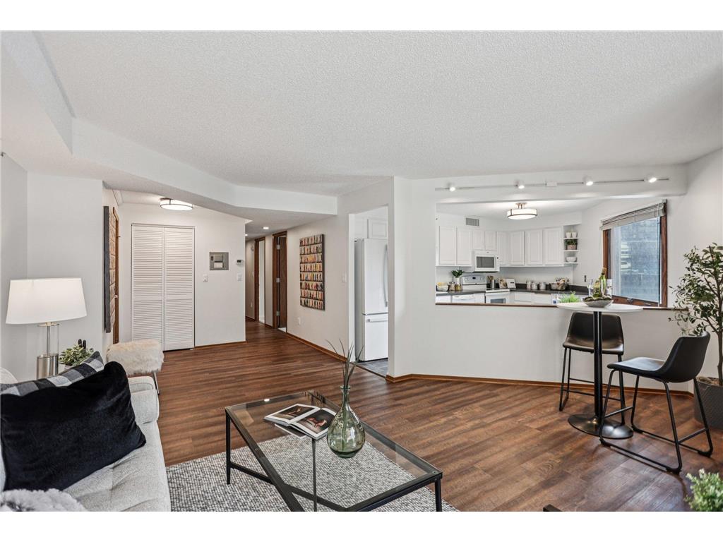121 Washington Avenue S #402 Minneapolis MN 55401 6779852 image1