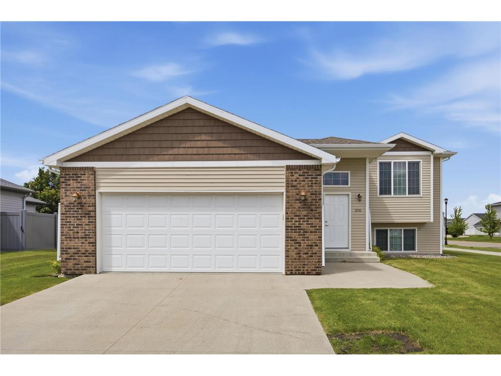 1210 30th Avenue W West Fargo ND 58078 7108445 image1