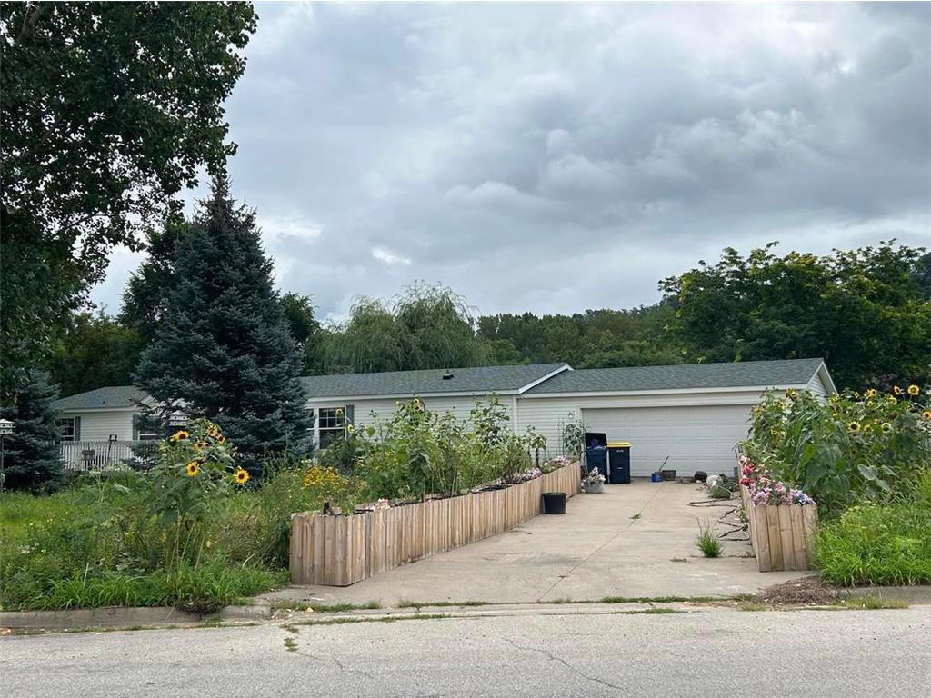 1210 S 10th Street Lake City MN 55041 6587080 image1