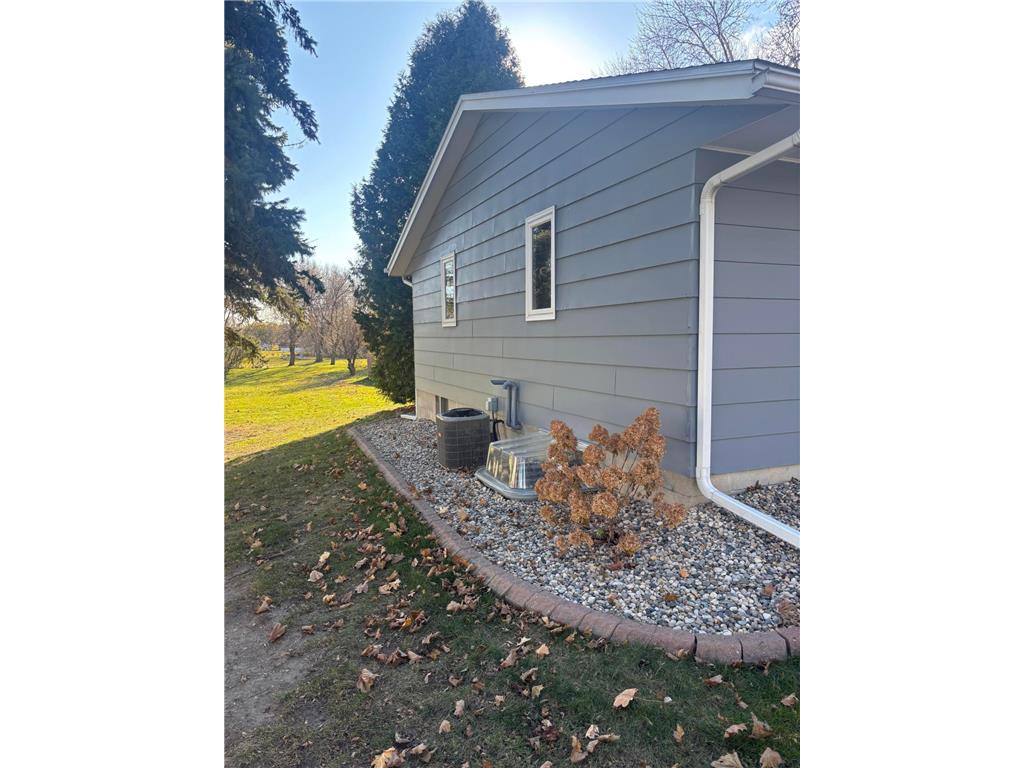 1210 Willmar Avenue SE Willmar MN 56201 6821478 image3