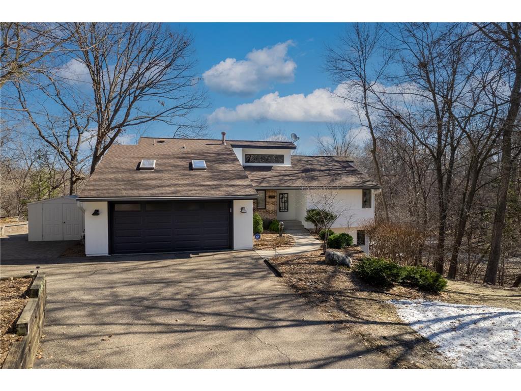 12100 Arbor Circle, MN 55305 MLS 6357238 Edina Realty