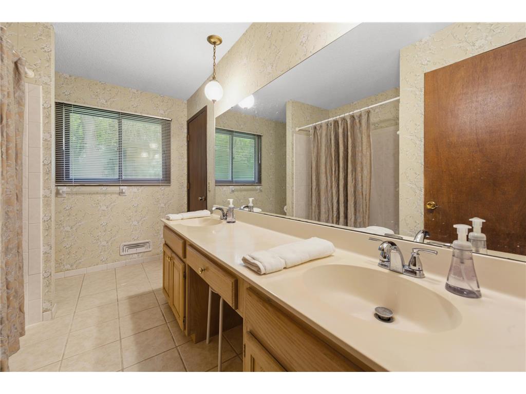 12108 Red Oak Court S Burnsville MN 55337 7100854 image11