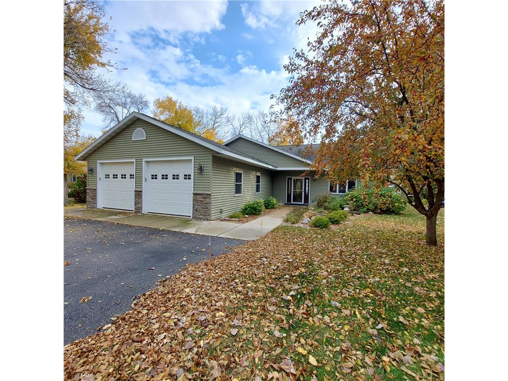 1211 15th Avenue NW Willmar MN 56201 - Foot 6796896 image1