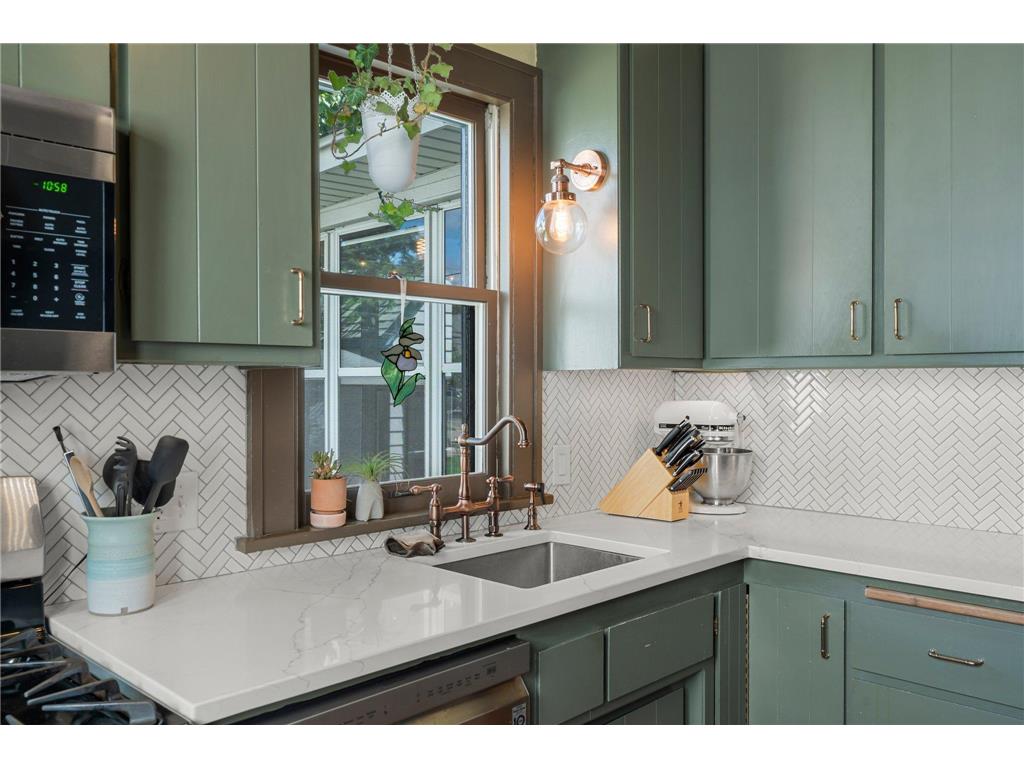 1211 Dayton Avenue Saint Paul MN 55104 7093213 image3
