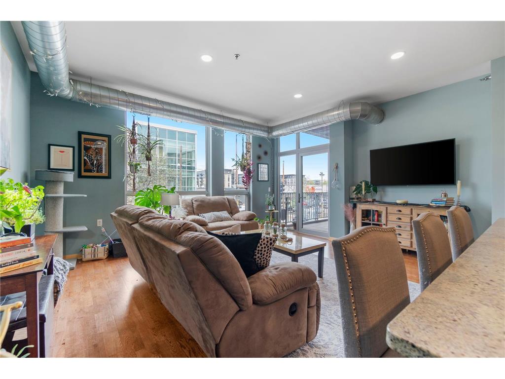 1211 Lagoon Avenue #203 Minneapolis MN 55408 6381080 image1