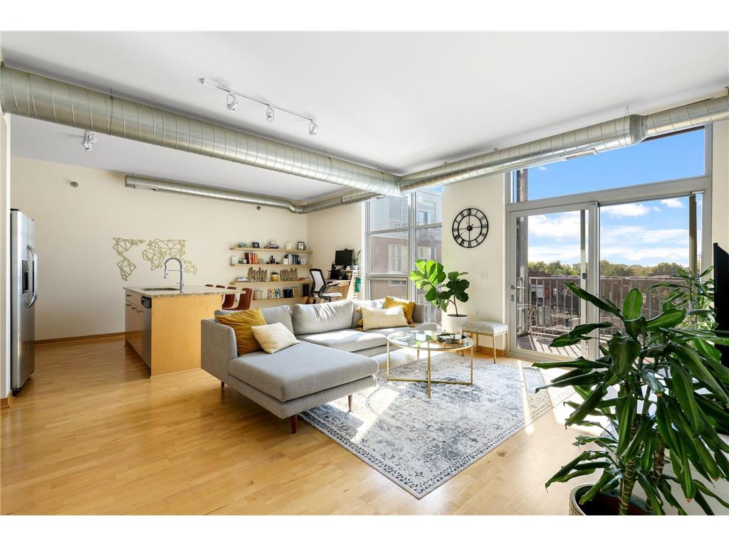 1211 Lagoon Avenue #411 Minneapolis MN 55408 6441652 image1