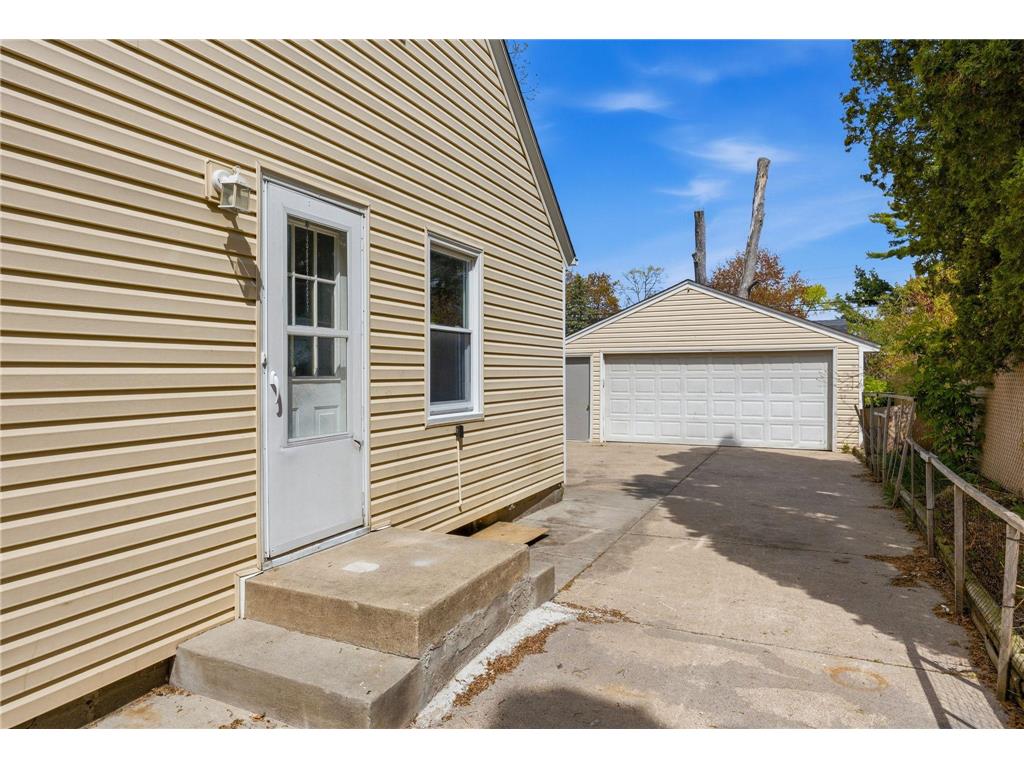 1211 Lealand Road E Maplewood MN 55109 7071926 image20