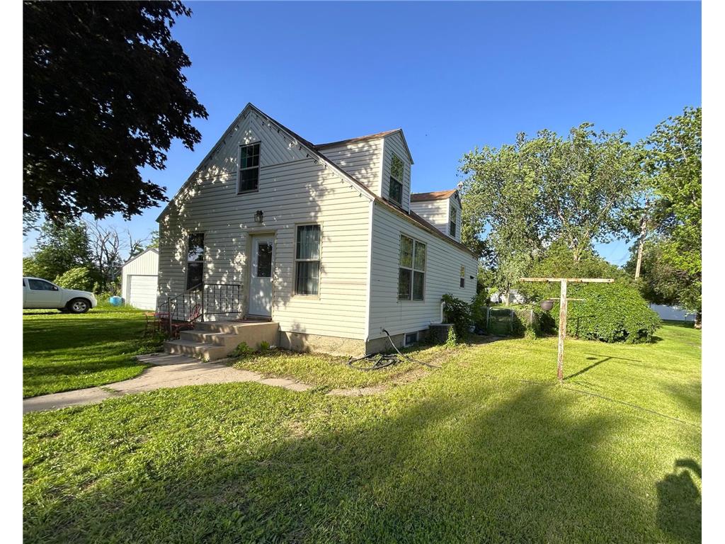 1212 7th Street Clarkfield MN 56223 6549062 image1