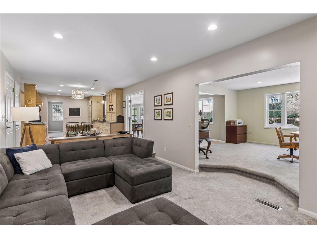 1212 Balsam Trail E Eagan MN 55123 7057743 image10