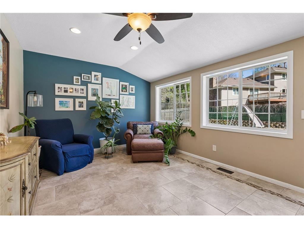 1212 Balsam Trail E Eagan MN 55123 7057743 image14