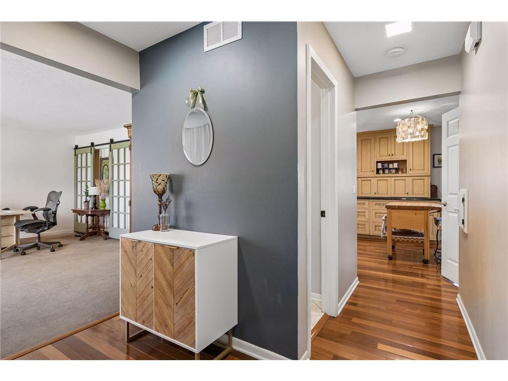 1212 Balsam Trail E Eagan MN 55123 7057743 image5