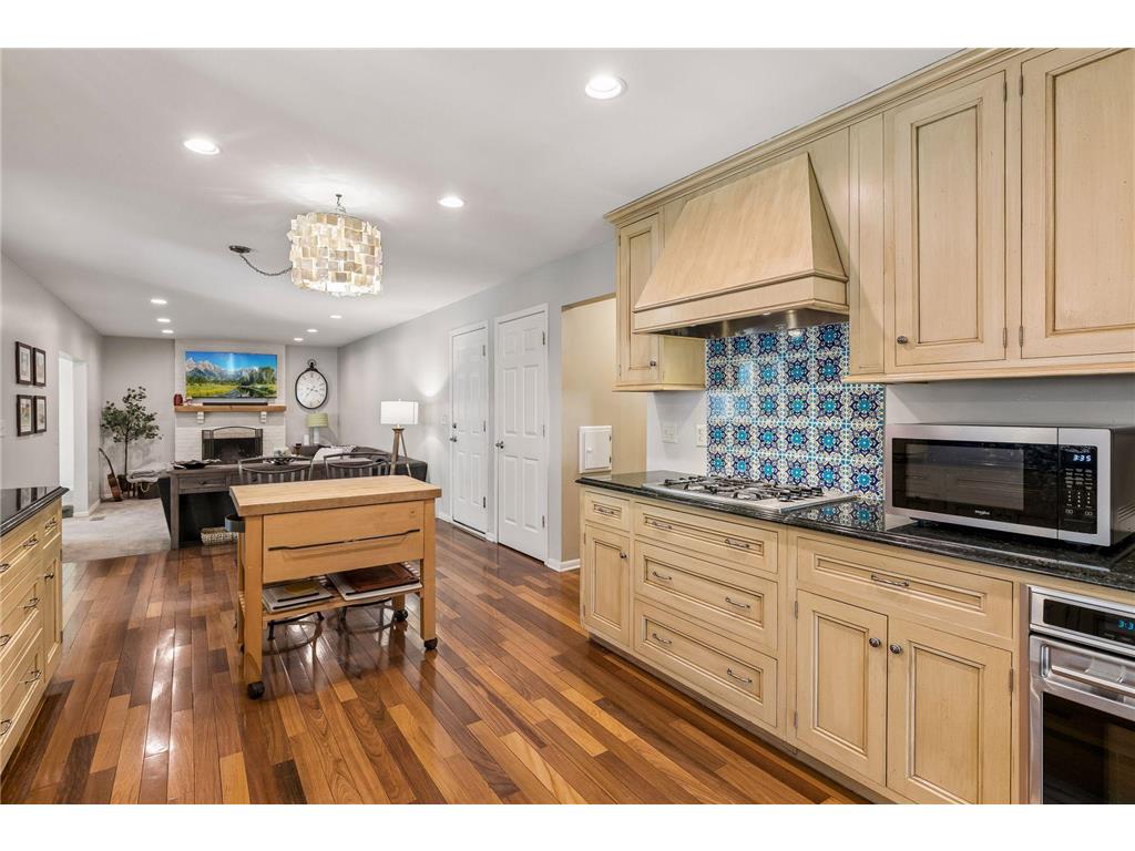 1212 Balsam Trail E Eagan MN 55123 7057743 image8