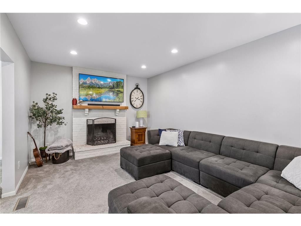 1212 Balsam Trail E Eagan MN 55123 7057743 image9