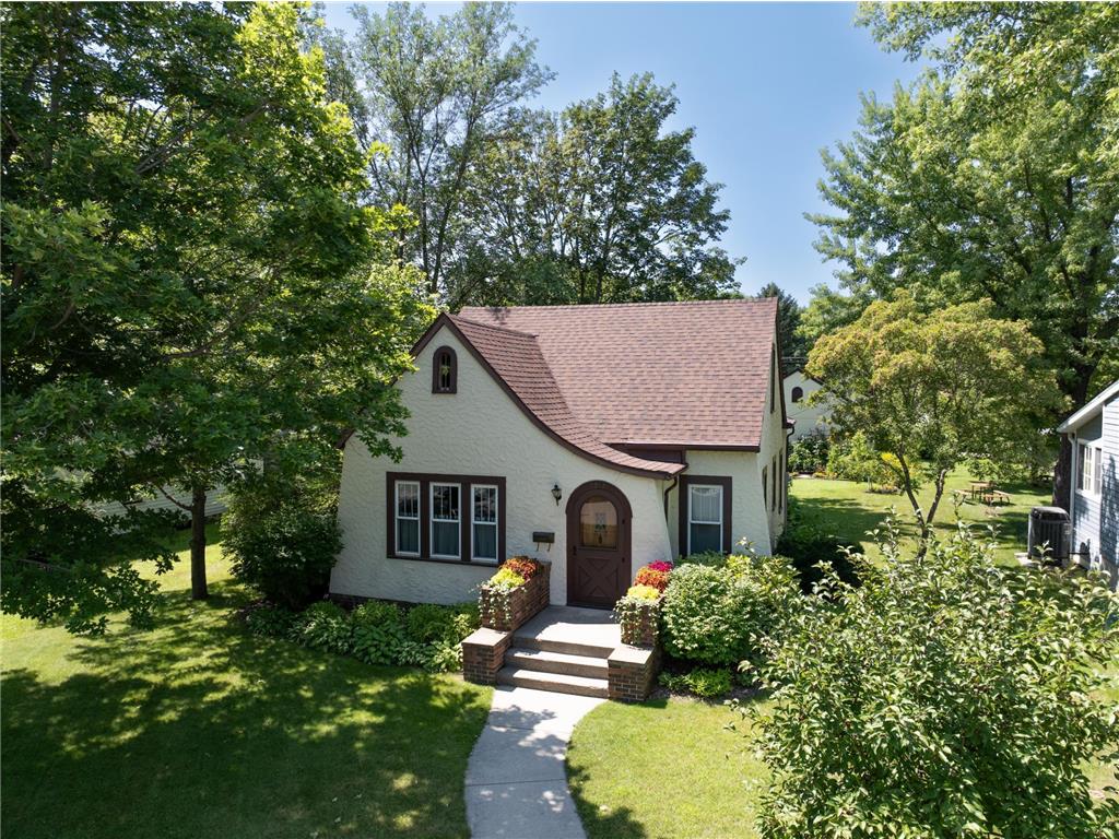 1212 Douglas Street Alexandria MN 56308 6581023 image1