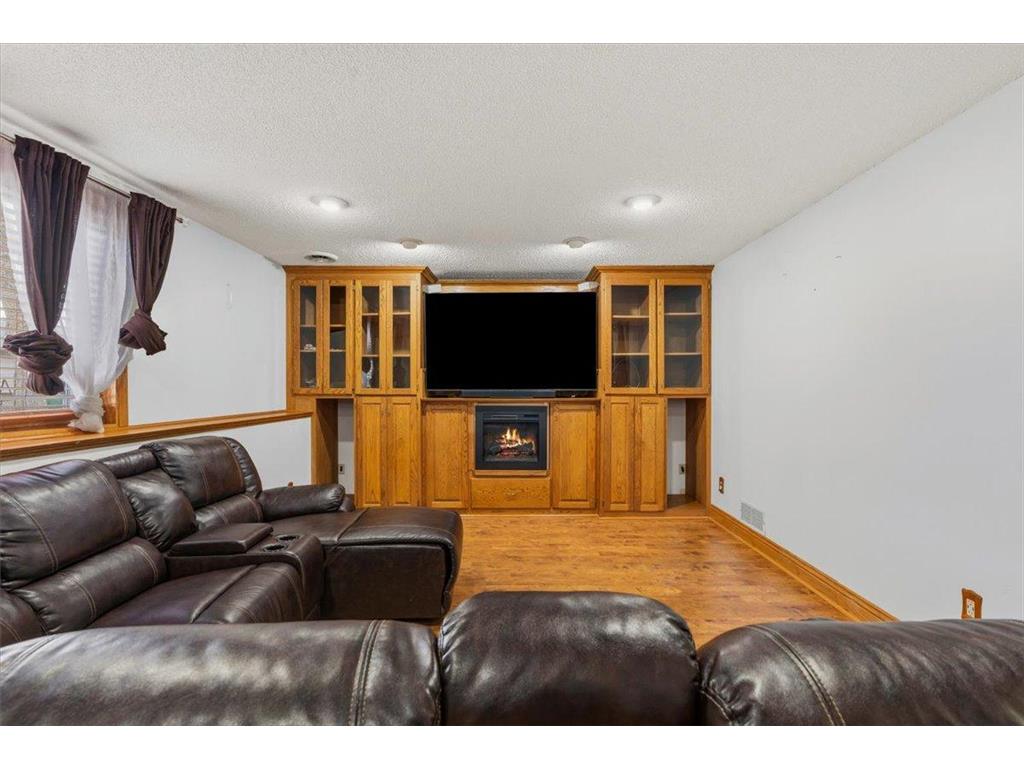 12125 Aztec Street NW Coon Rapids MN 55433 7075936 image31