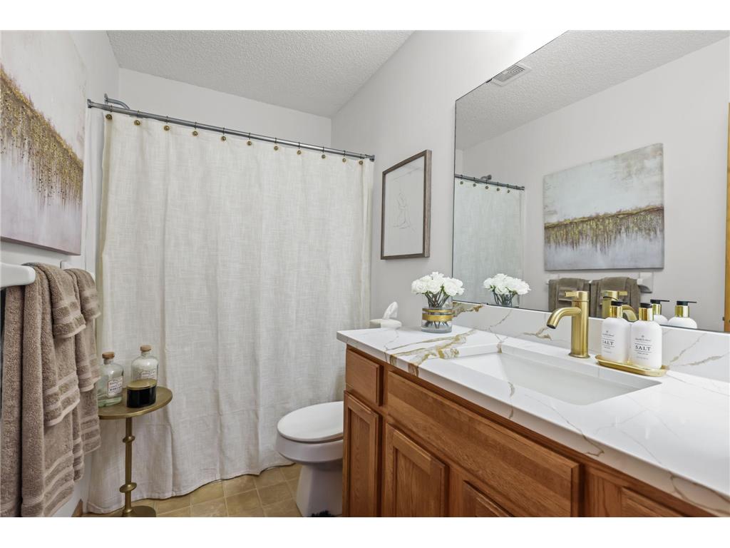 12126 Xylite Street NE #B Blaine MN 55449 7110945 image20