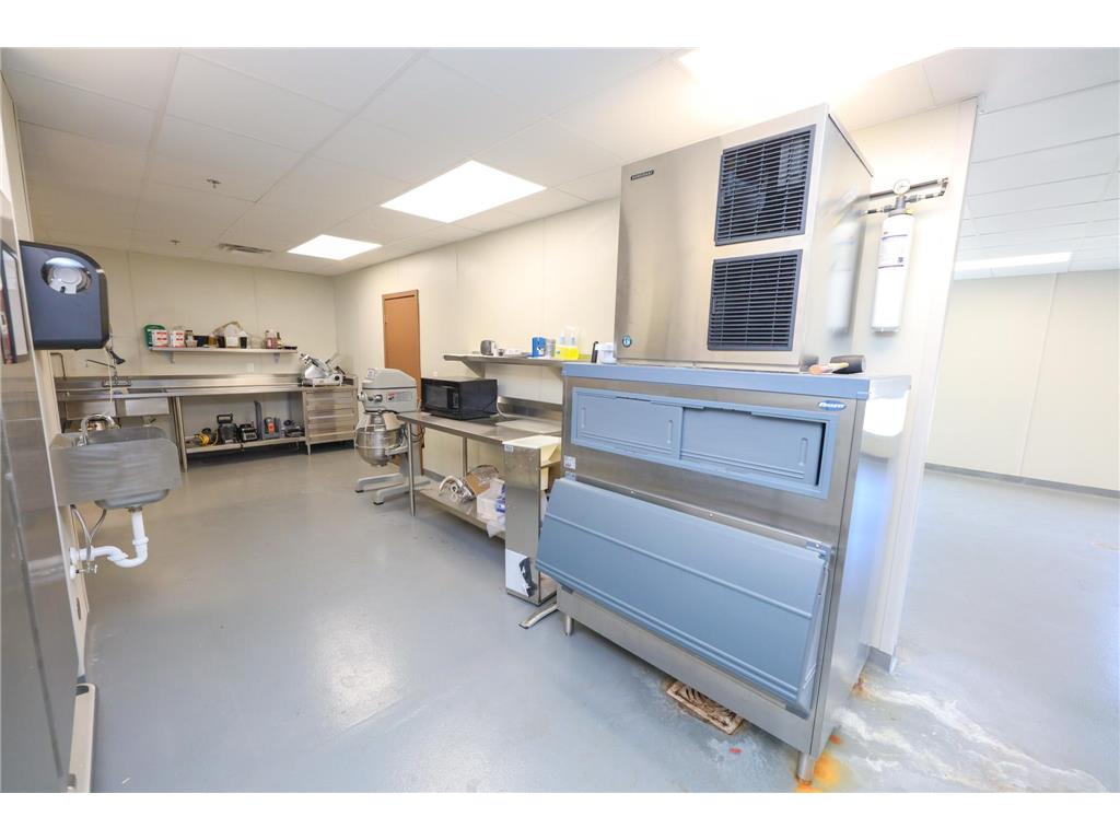 1213 Broadway Street Alexandria MN 56308 7005902 image16