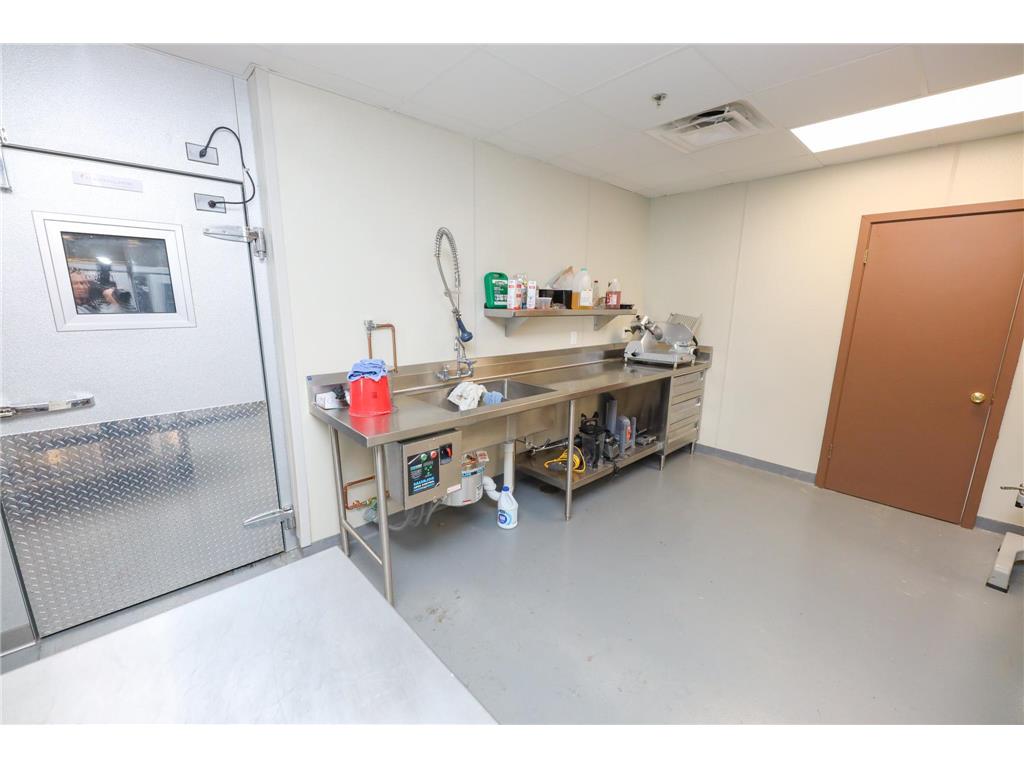 1213 Broadway Street Alexandria MN 56308 7005902 image24