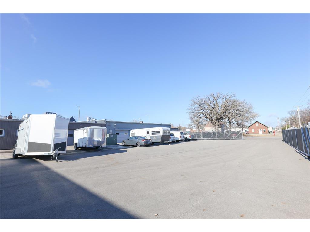 1213 Broadway Street Alexandria MN 56308 7005902 image48