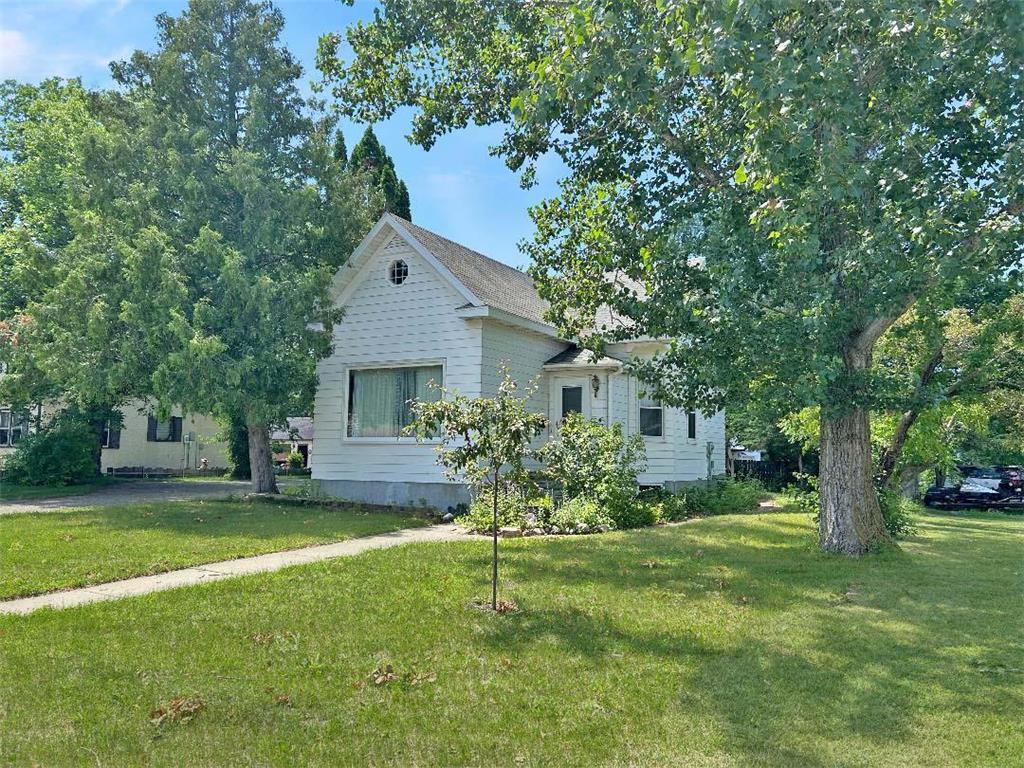 1213 Jefferson Street S Wadena MN 56482 7106748 image1