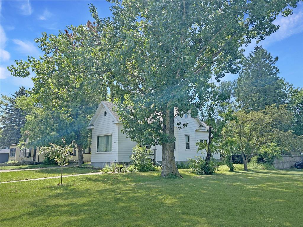 1213 Jefferson Street S Wadena MN 56482 7106748 image2