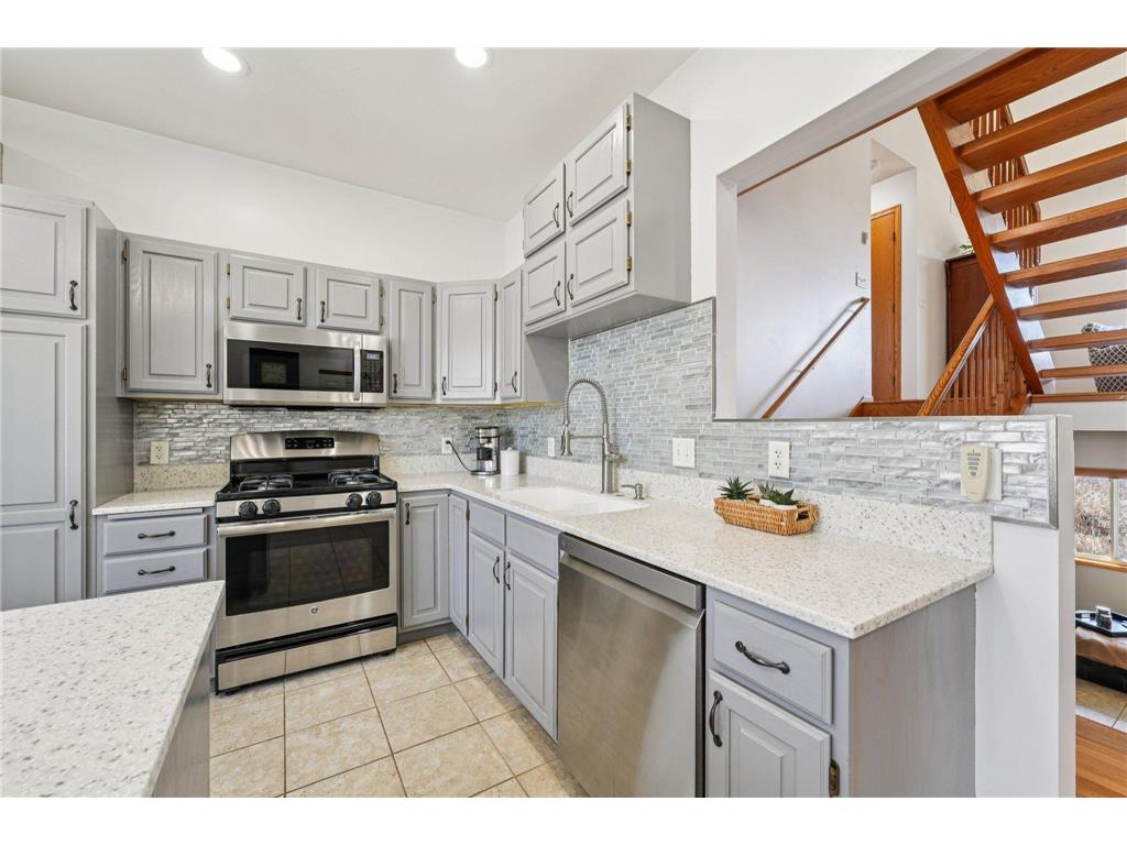 12137 88th Place N Maple Grove MN 55369 7065159 image5