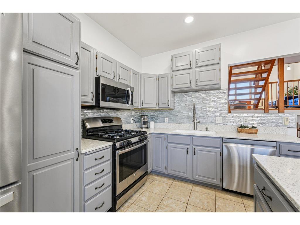 12137 88th Place N Maple Grove MN 55369 7065159 image6
