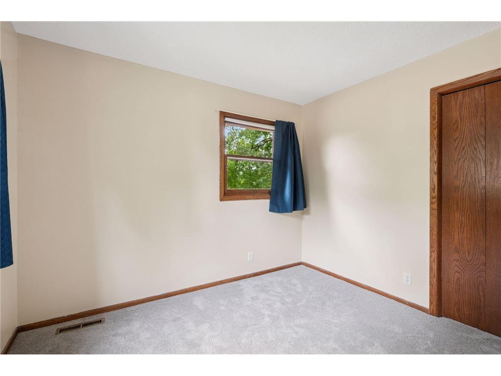 1214 Penn Avenue N Minneapolis MN 55411 7017973 image15