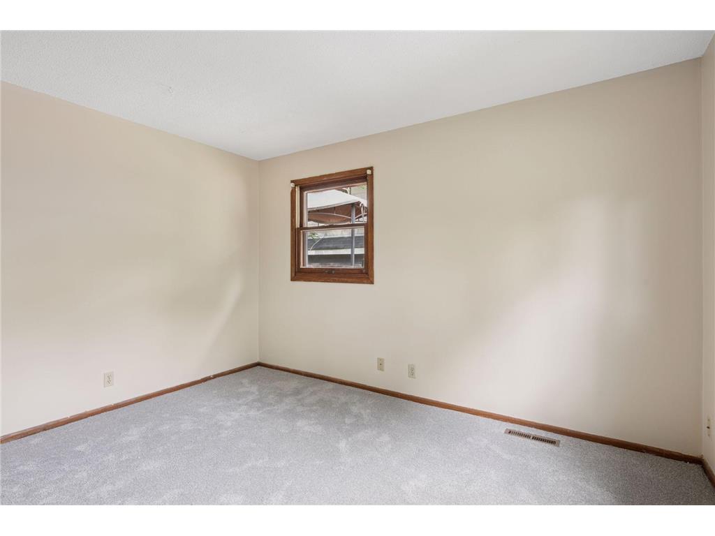 1214 Penn Avenue N Minneapolis MN 55411 7017973 image18