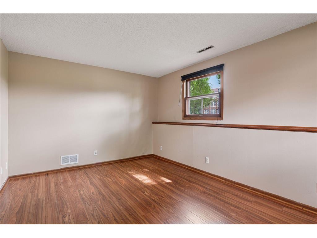 1214 Penn Avenue N Minneapolis MN 55411 7017973 image21