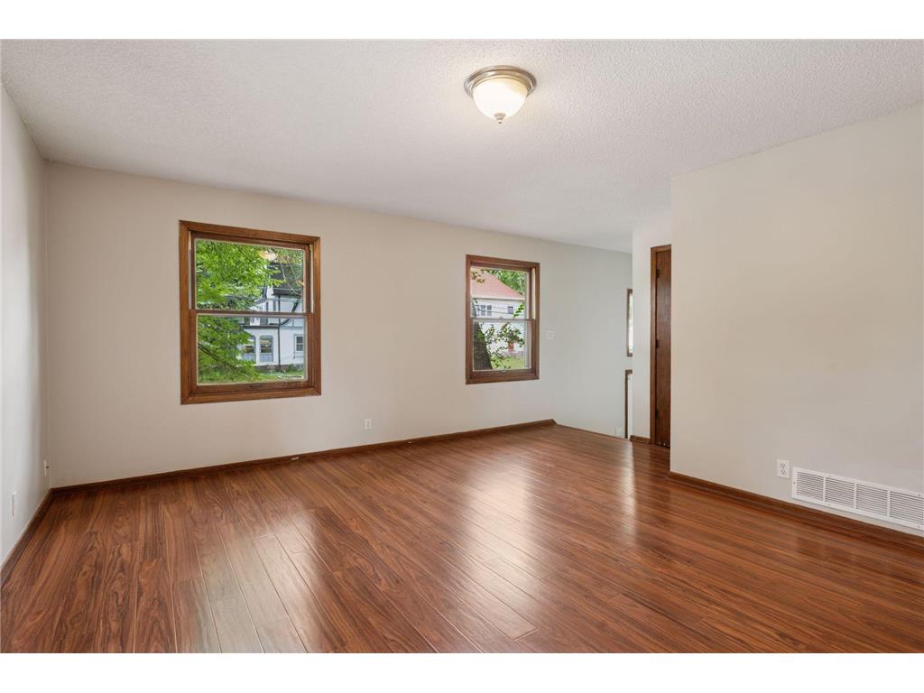 1214 Penn Avenue N Minneapolis MN 55411 7017973 image7