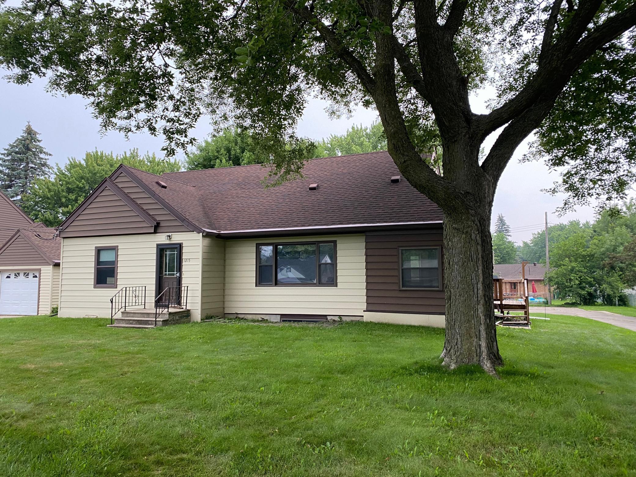 1215 Hawthorne Street, Albert Lea, MN, 56007 MLS 7127571 Edina Realty