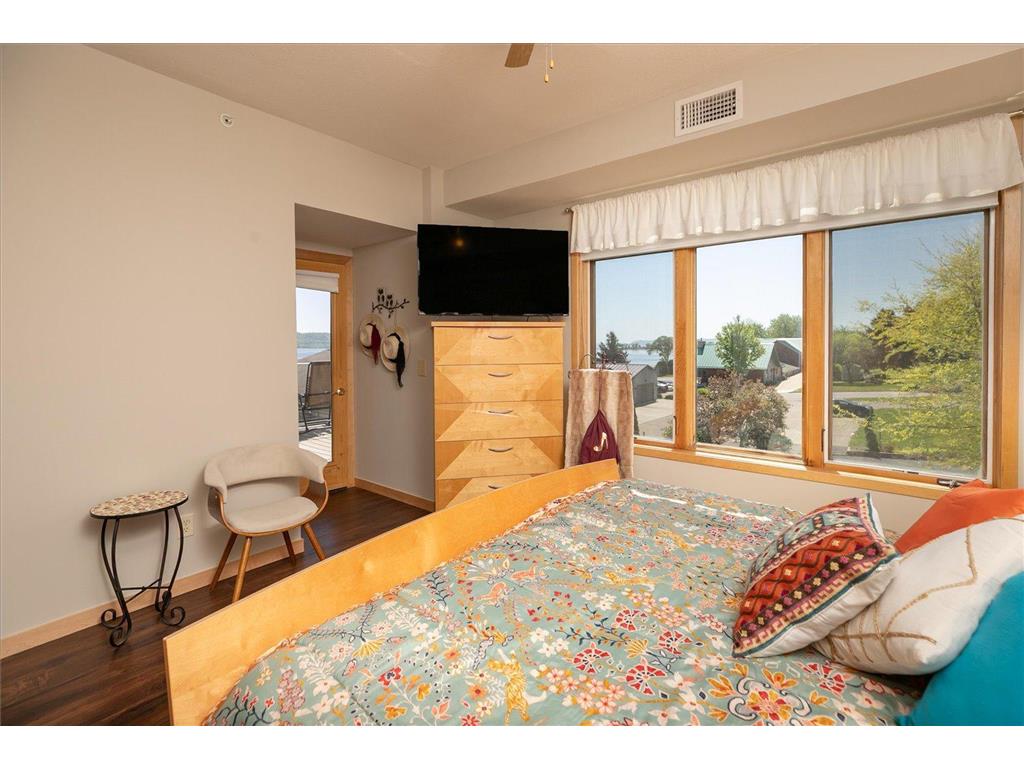 1215 N Lakeshore Drive #303 Lake City MN 55041 - PEPIN 7076150 image10