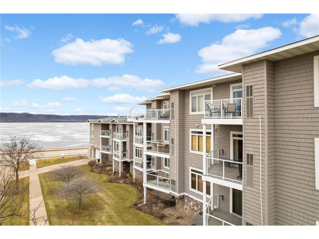 1215 N Lakeshore Drive #Penthouse B & guest suite Lake City MN 55041 - PEPIN 6486159 image1