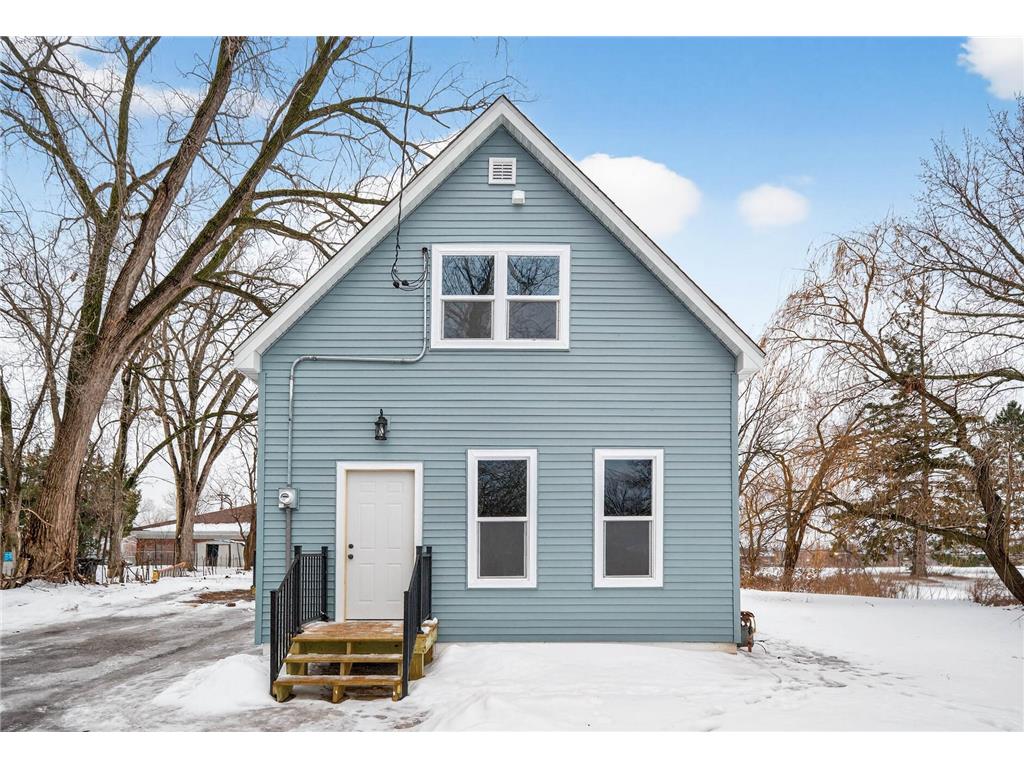 1216 County Road C E Maplewood MN 55109 7006902 image1