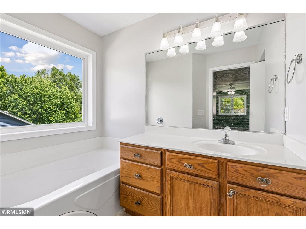 1216 Cuylle Bay Faribault MN 55021 7094156 image12