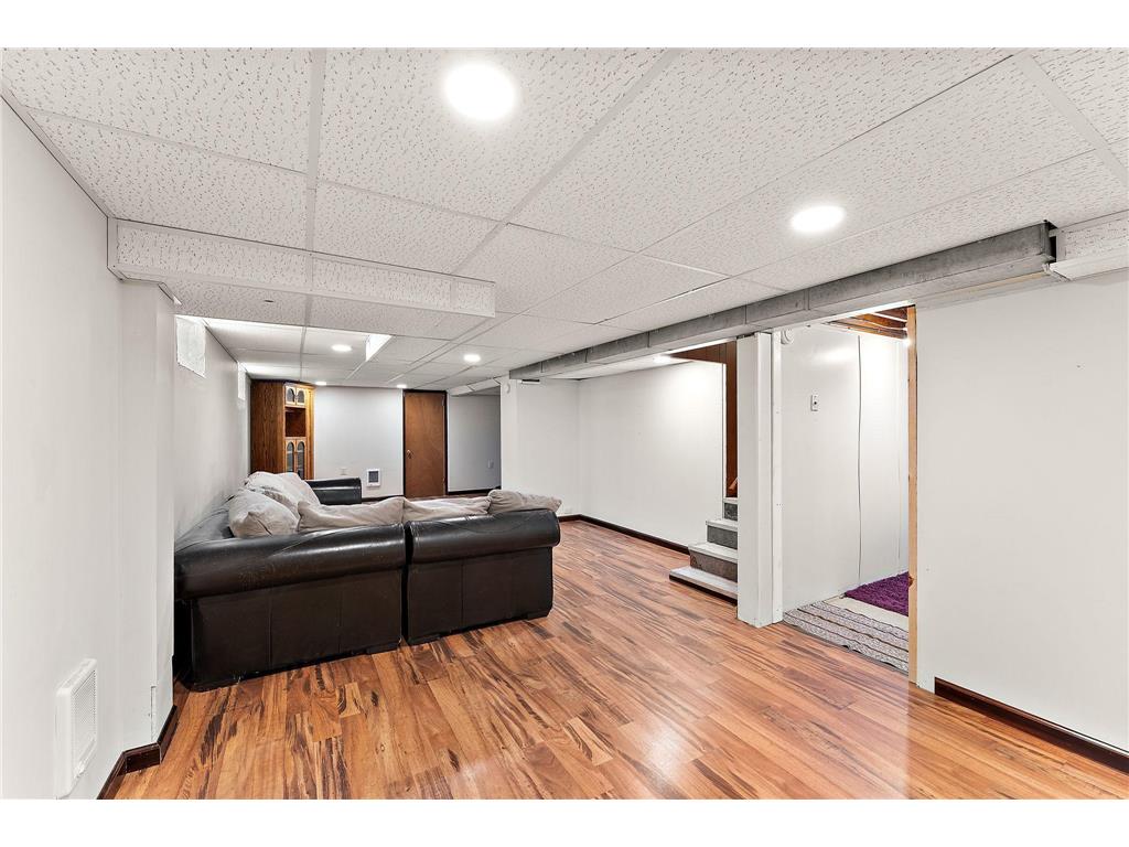 1216 Jessamine Avenue E Saint Paul MN 55106 7068011 image20