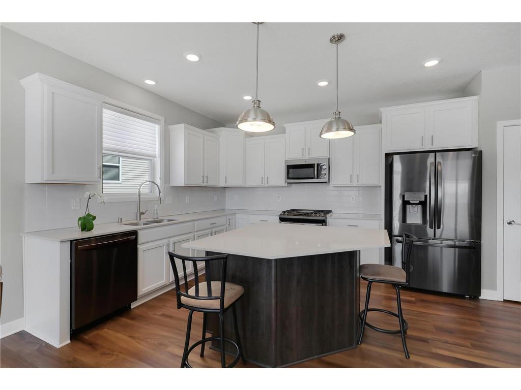 1216 Oak Tree Court Carver MN 55315 7040576 image2