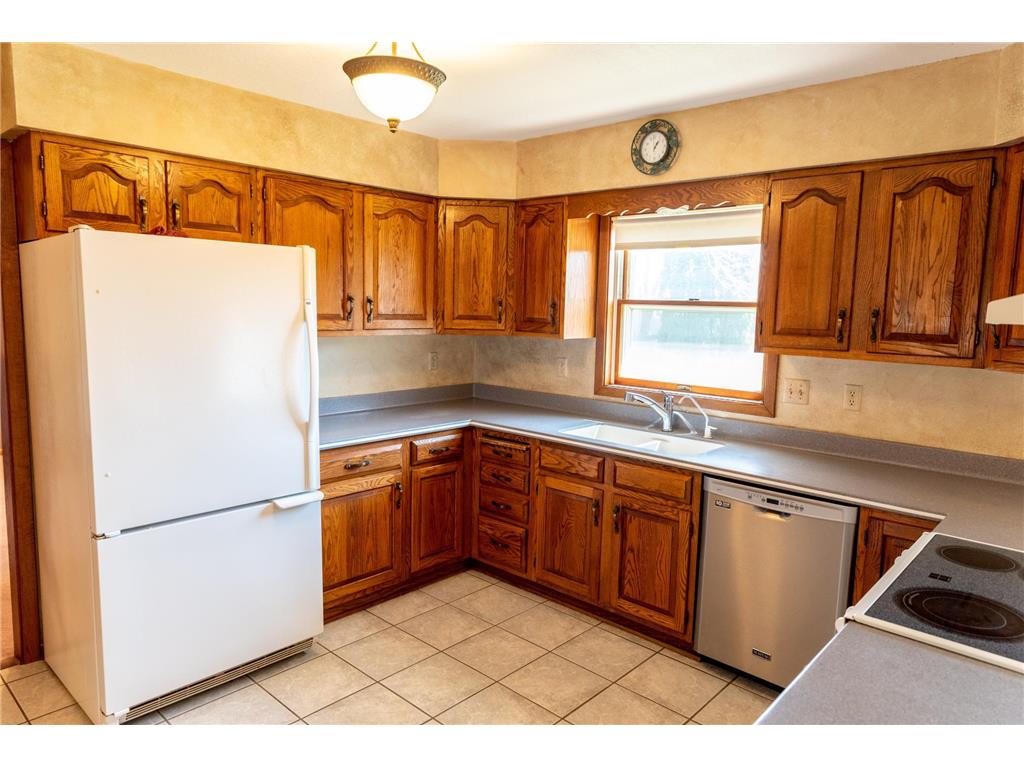 1216 Parkside Drive Marshall MN 56258 7079720 image2
