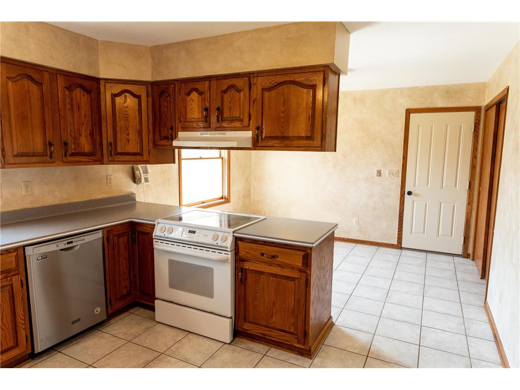 1216 Parkside Drive Marshall MN 56258 7079720 image3
