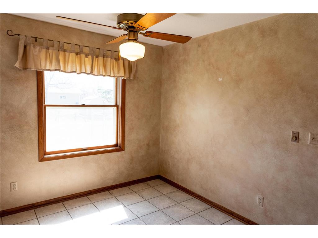 1216 Parkside Drive Marshall MN 56258 7079720 image4