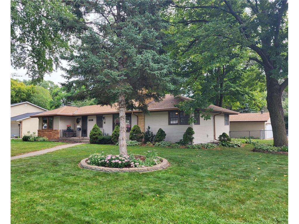 1216 Ruggles Street Roseville MN 55113 6433613 image1