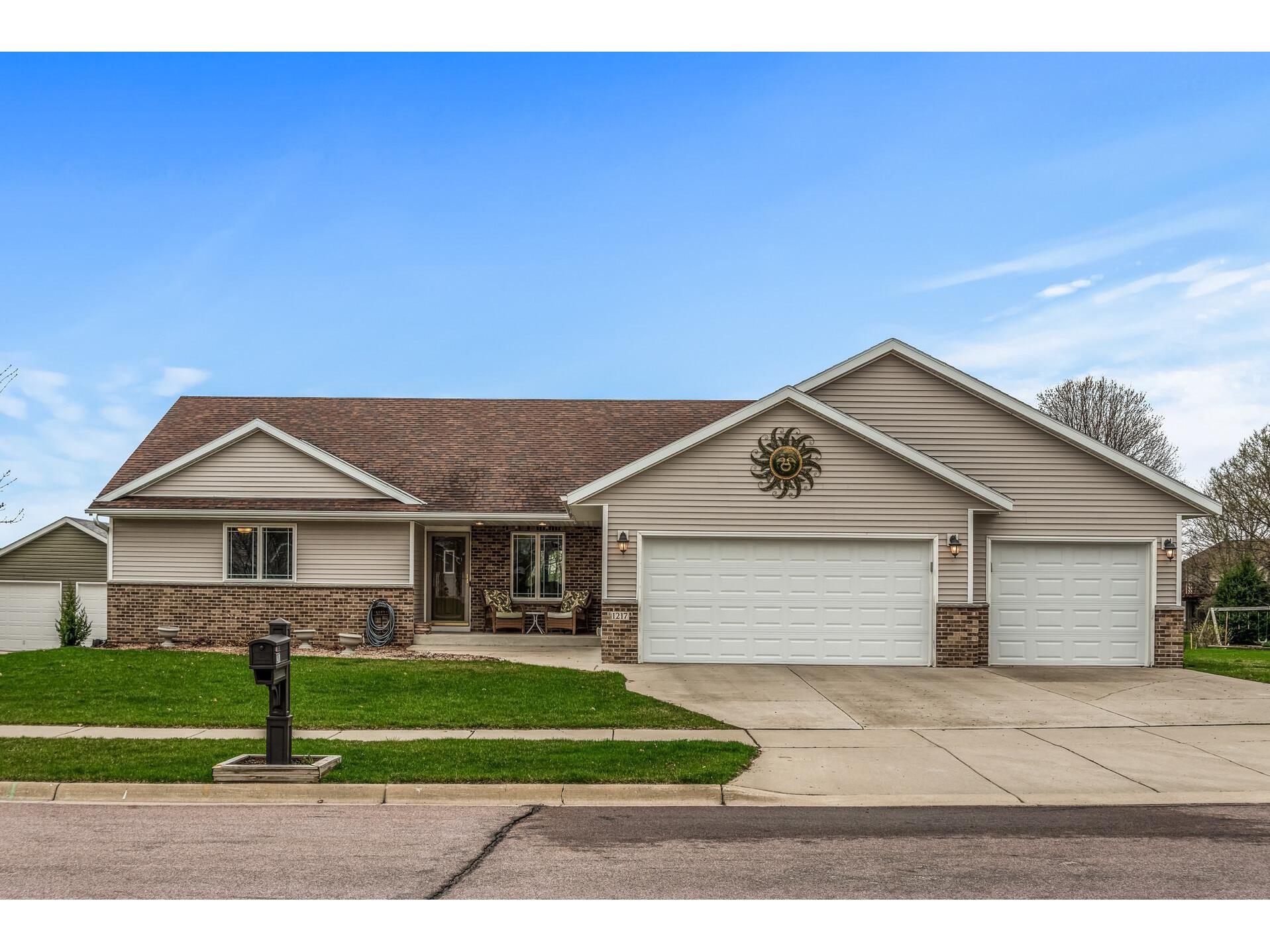 1217 18th Street SW, Faribault, MN 55021 MLS 5739015 Edina Realty