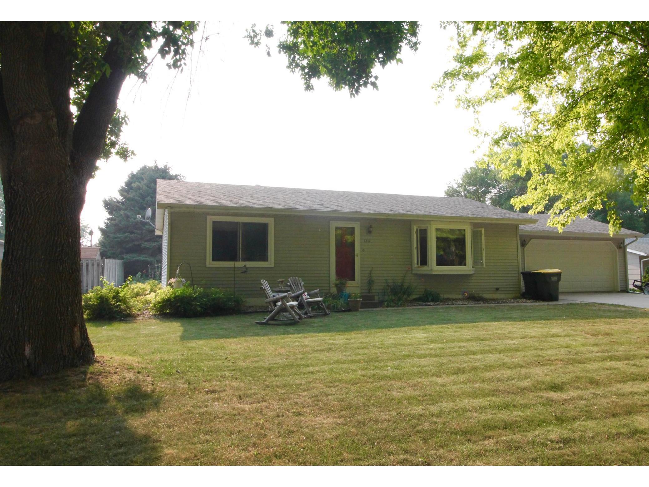 1217 27th Street NW, Willmar, MN 56201 MLS 6074475 Edina Realty