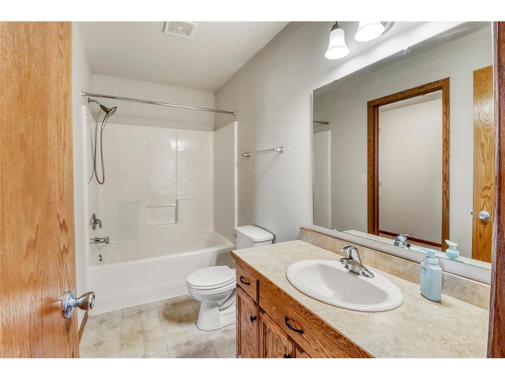 1217 37th Avenue S Moorhead MN 56560 7102661 image16