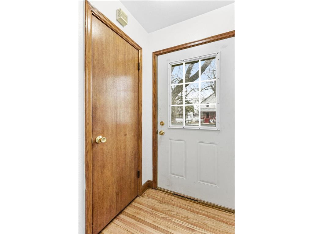 1217 Cook Avenue E Saint Paul MN 55106 7053402 image3