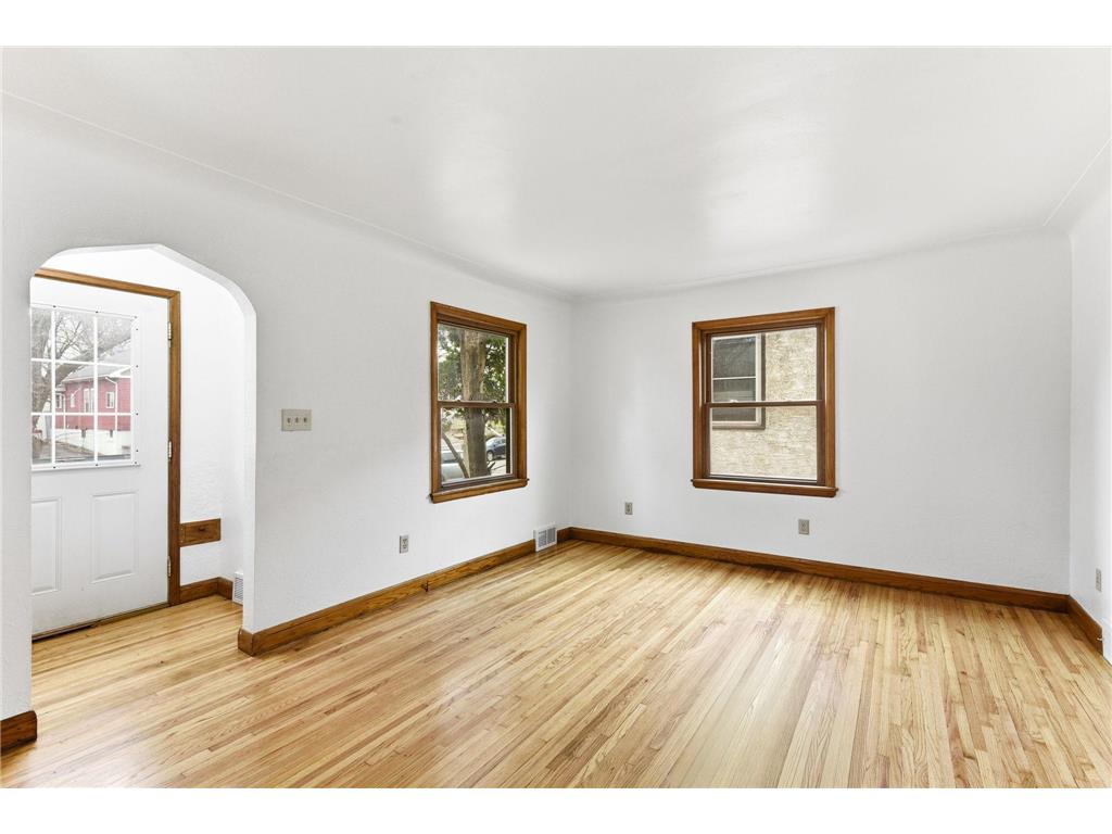 1217 Cook Avenue E Saint Paul MN 55106 7053402 image4