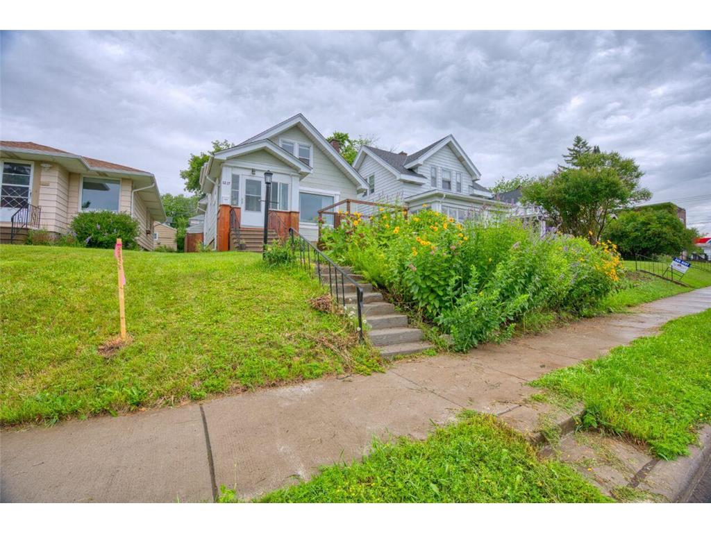 1217 E 9th Street Duluth MN 55805 6760179 image1